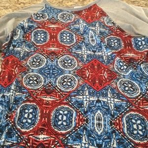 Beautiful perfect Condition 3XL Lularoe Randy tee